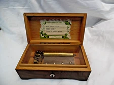 Antique Thorens  4 ”songs” Music Box