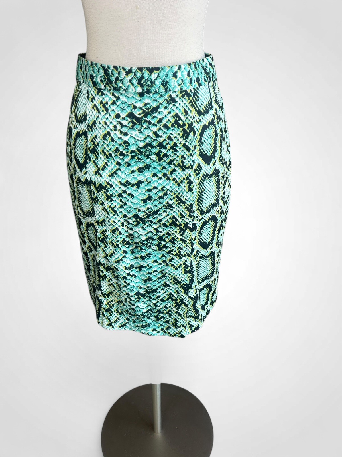 Nanette Lepore Pencil Skirt Green Fish Scale Animal Print Stretch Cotton Size 4