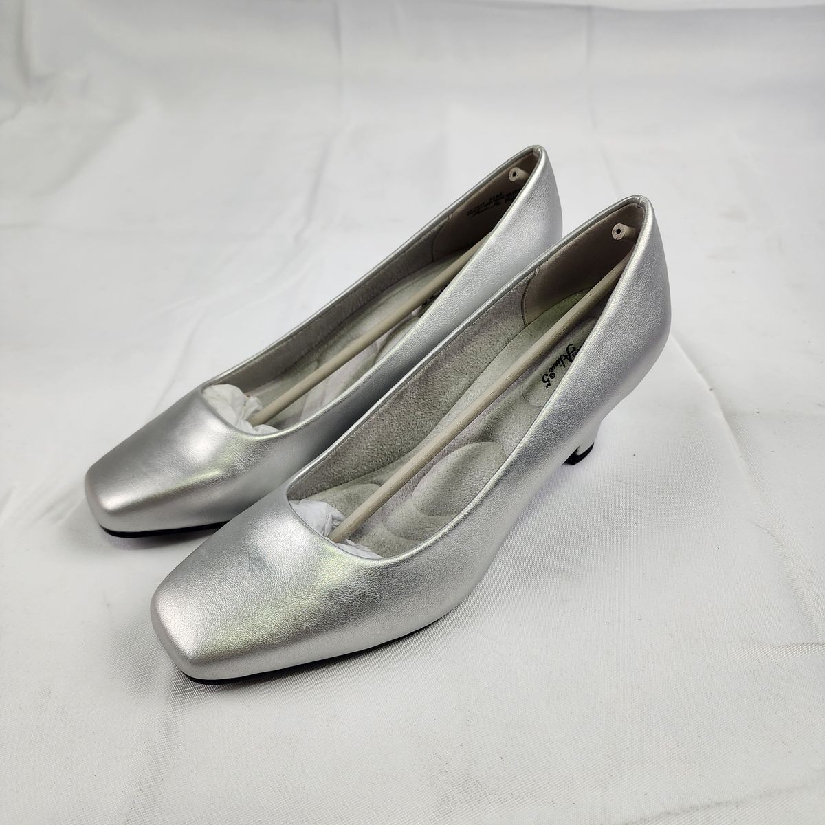 Easy Street Poet Silver Square Toe Block Heel Pumps Women's 7.5 M New