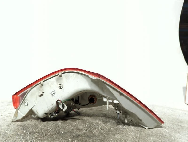 Used Right Tail Light Assembly fits: 2010 Acura Rl Right Grade A - Image 2 of 4