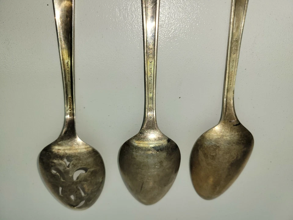 Juego de 3 cucharas de plata. Cucharas vintage placa nobleza y WM. A. Rogers Foto 3 de 4