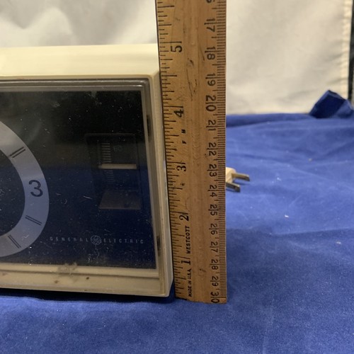 Vintage General Electric GE Mid-Century AM Radio Alarm Clock Model C1400A Beige - Picture 12 of 12