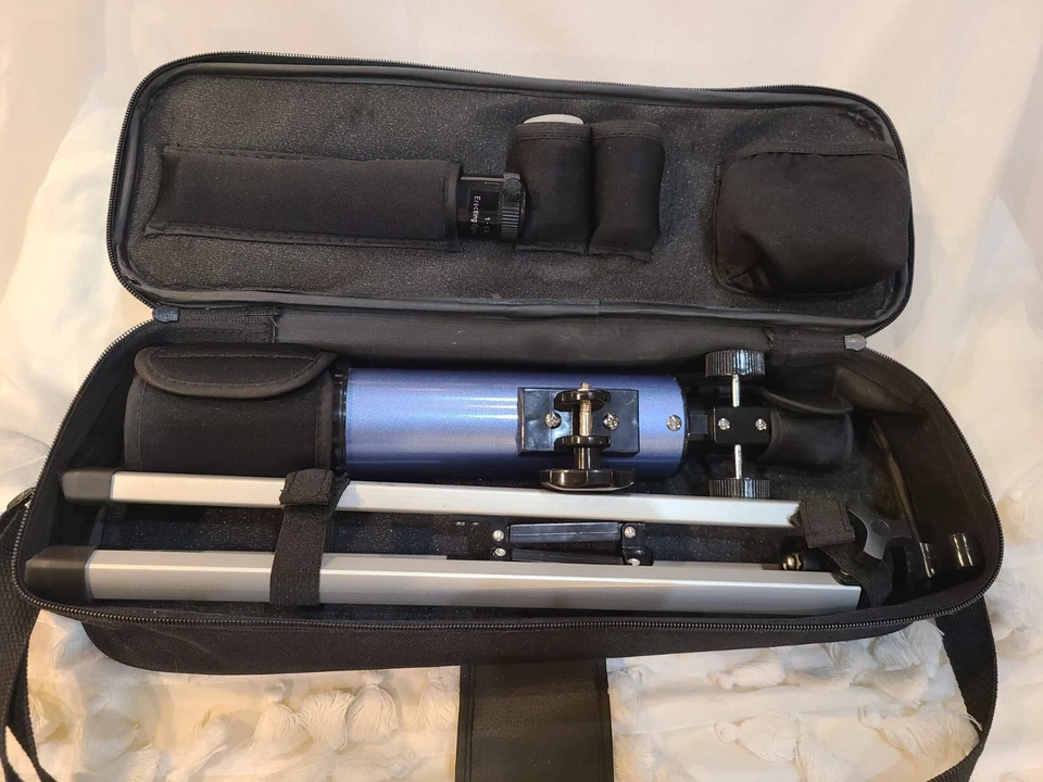 Carson Aim 36050 360MM Telescope, Carrying Bag, Tripod PRE-OWNED - Image 3 of 4