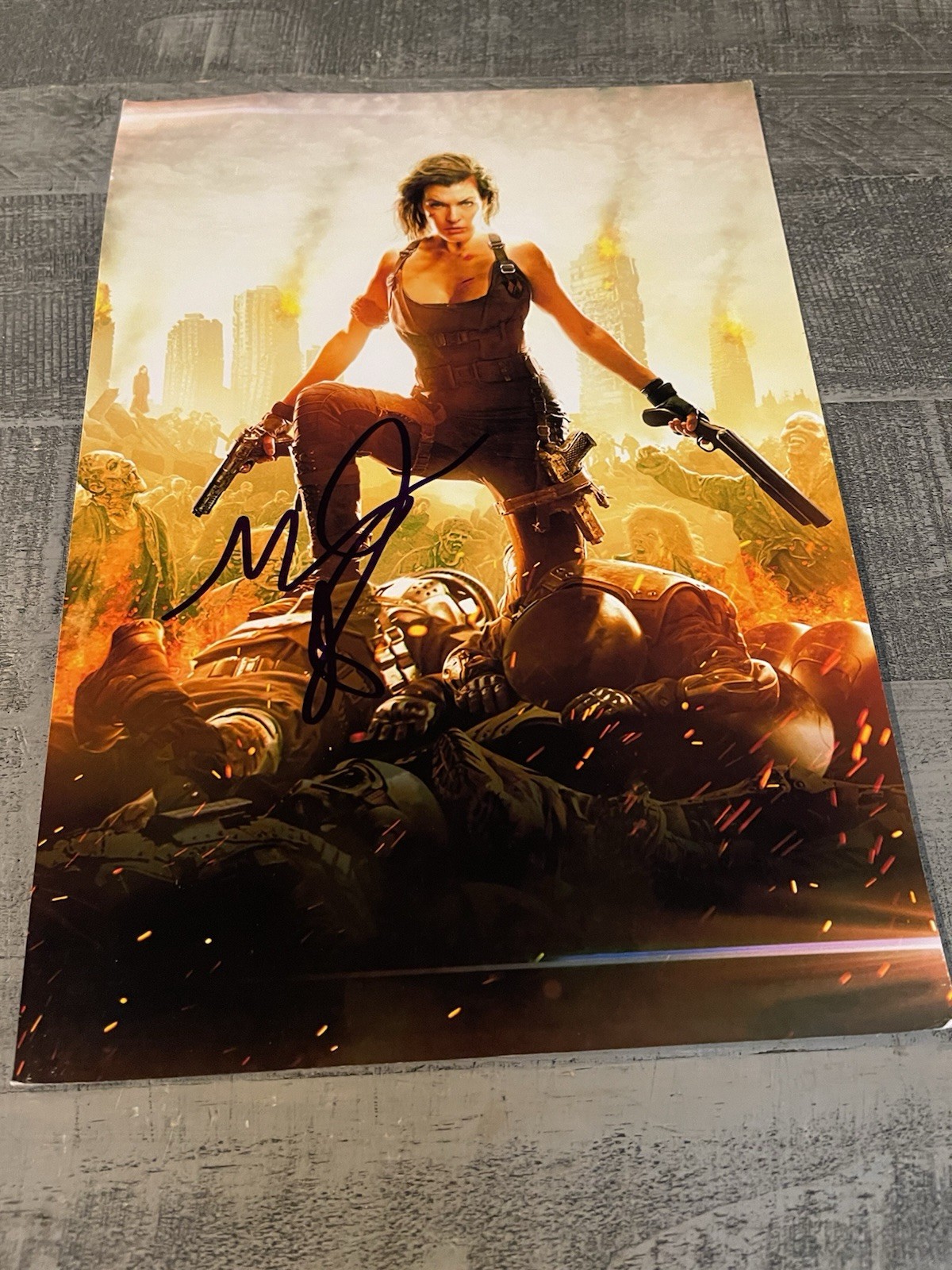 Mila Jovovich hand signed autographed 8x10 photo w/Hologram COA