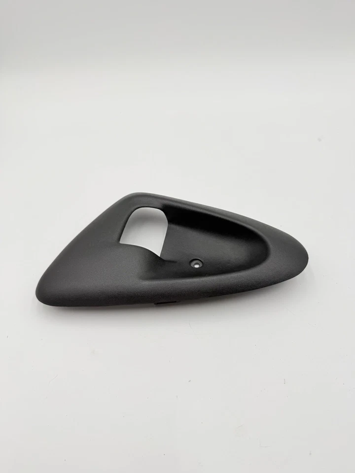 ⭐️ 2000-2005 CHEVROLET MALIBU TAMPA DE ACABAMENTO DE MAÇANETA TRASEIRA DIREITA FABRICANTE DE EQUIPAMENTO ORIGINAL - Imagem 2 de 4