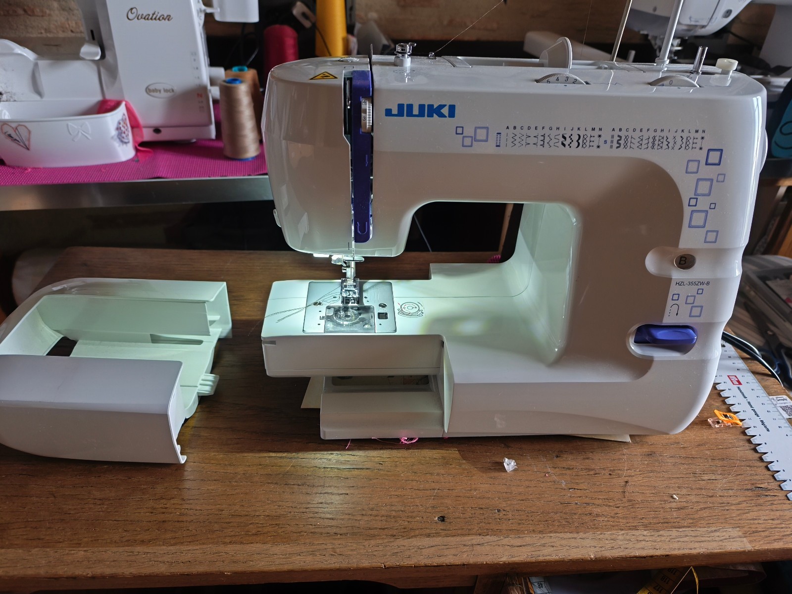 Machine à coudre JUKI HZL355Z pour créer vos vêtements et déco maison