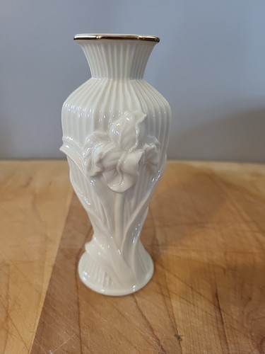 Lenox geriffelte Irisknospe Vase cremefarben mit Goldrand 5,5" hoch - Bild 1 von 7