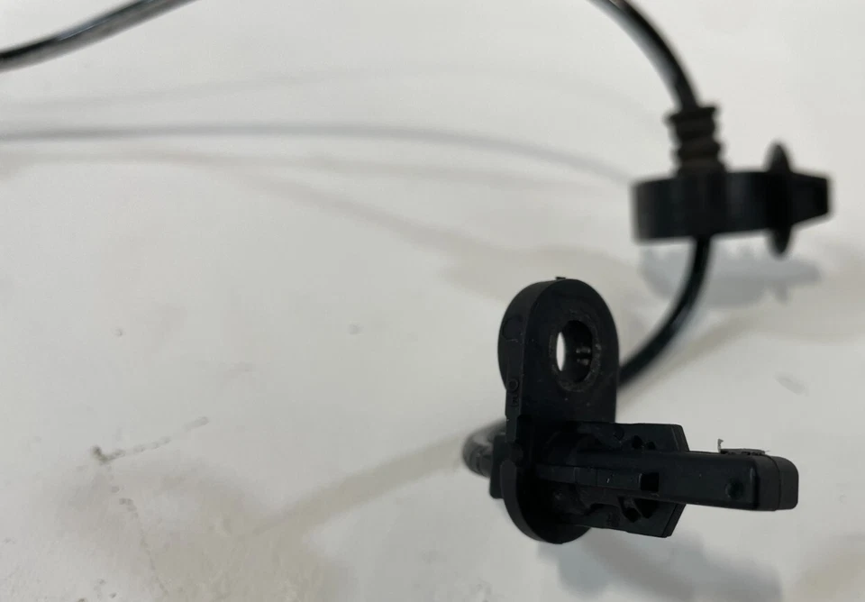 2013-2015 HONDA CIVIC REAR RIGHT SIDE ABS ANTI BRAKE WHEEL SPEED SENSOR # 83623 - Image 2 of 4