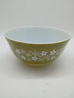 Vtg Pyrex Spring Blossom Green White 2.5QT Crazy Daisy Round Mixing Bowl 403
