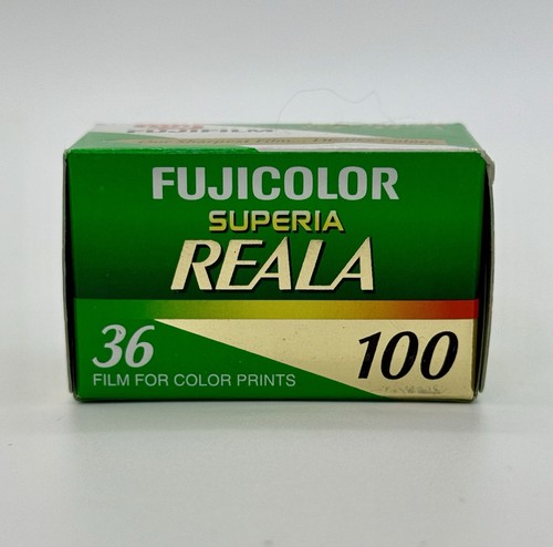 Fujicolor Reala Superia 35mm FIlm 100 ISO 36 Belichtungen VERSIEGELT abgelaufen 11/2004 - Bild 2 von 5
