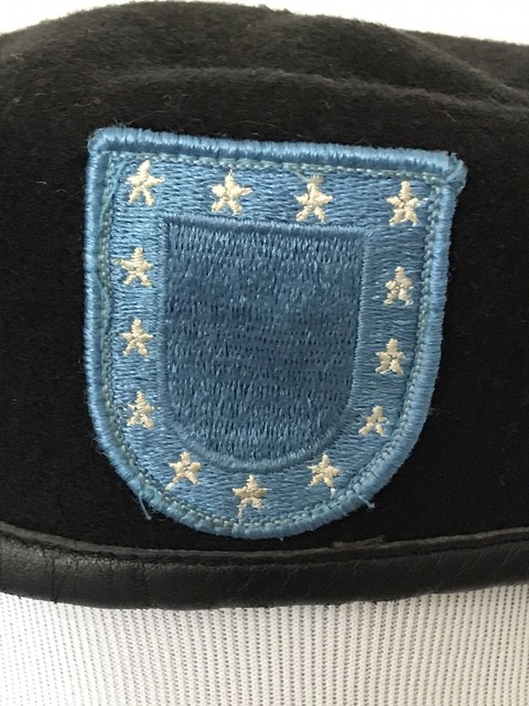 Black Beret Wool Blue Flash USA Army Vintage Shield Patch XL 7 1 2 