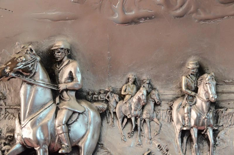 Vintage Artistic Sculpture Relife covered mirror frame 925 Silver 28" X 23". - Image 4 of 4