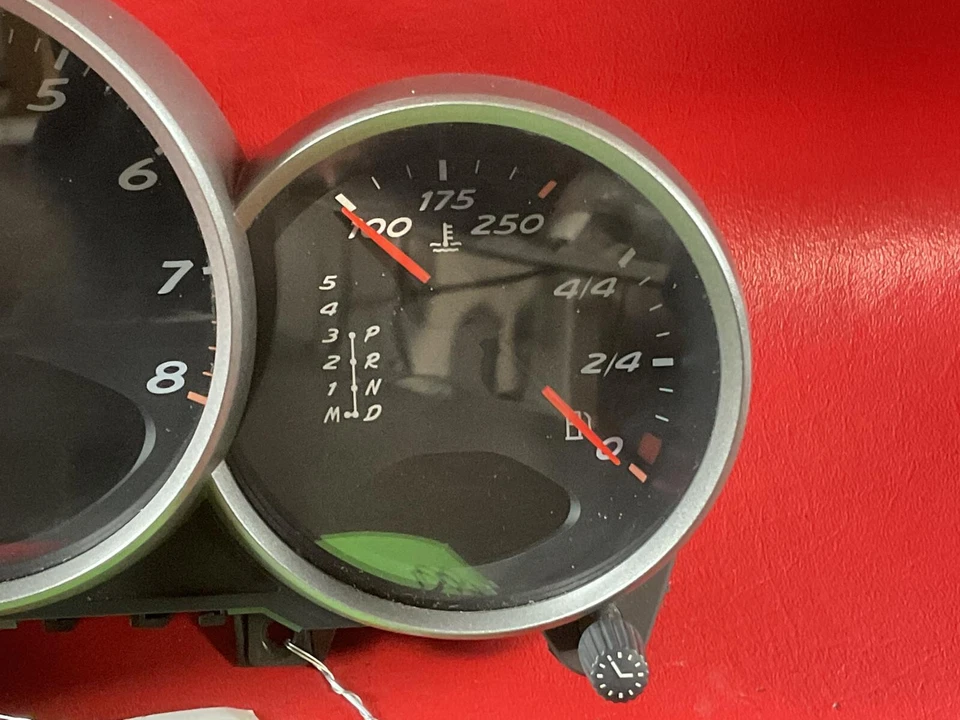 Cuadro de instrumentos Porsche Boxster Cayman 2005-2008 98764110432D07 98764110430D0 Foto 3 de 4