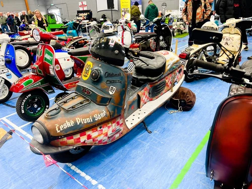 Custom Cezeta Motor Scooter 400cc Burgman Auto Not Lambretta Vespa - Picture 1 of 9