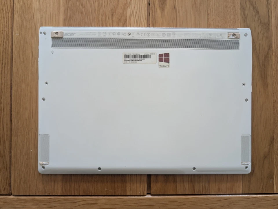 Acer Aspire S7 Touchscreen Ultrabook (inkl. Lederhülle) - Bild 3 von 4