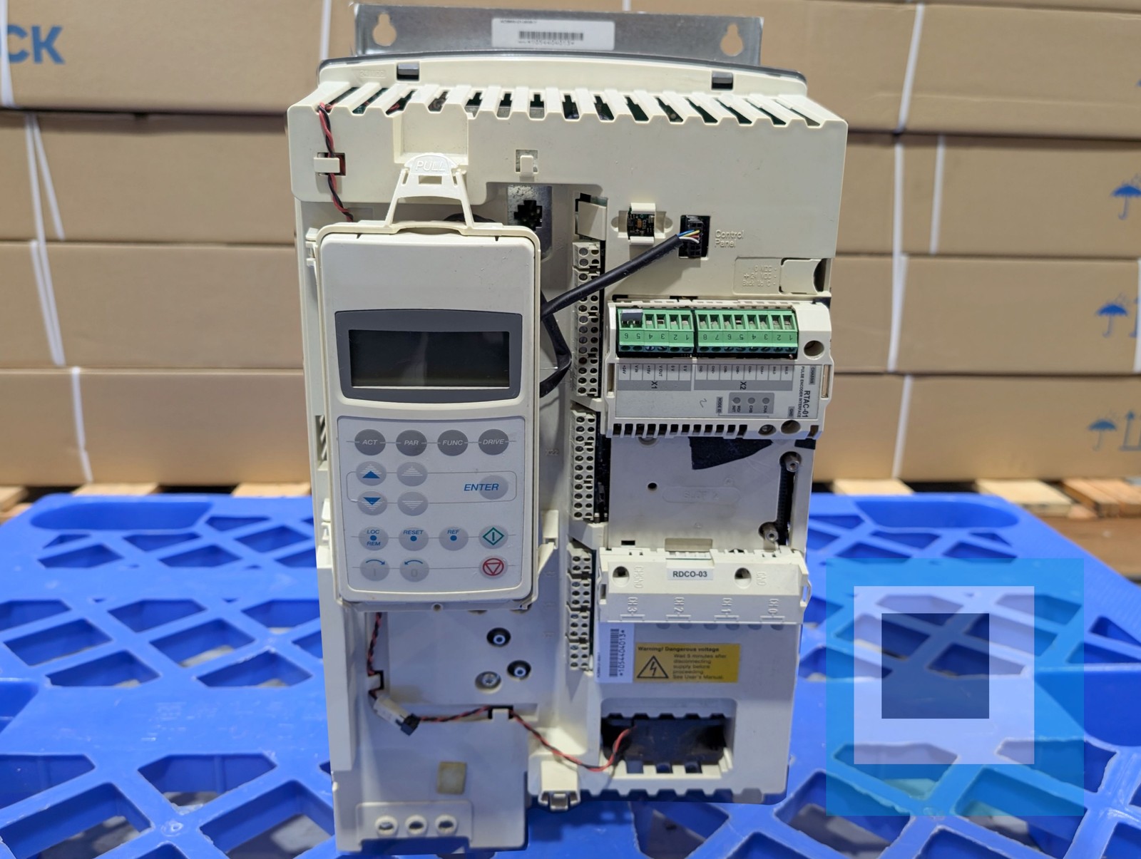 ABB ACS800-U1-0020-7 525-690 V ACS800 20A 15hp AC Drive - NO COVER