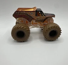 Earth Shaker Monster Jam Truck 1:64 Mystery Mudder Monster Truck ES2-06