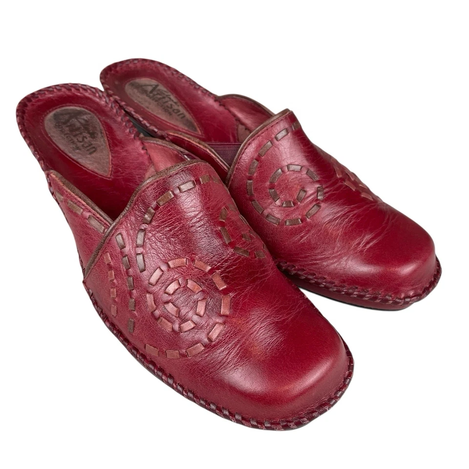 Vintage Clarks Artisan Leather Mules Women’s 7M Red Slip On Comfort Shoes 72963 - Image 2 of 4