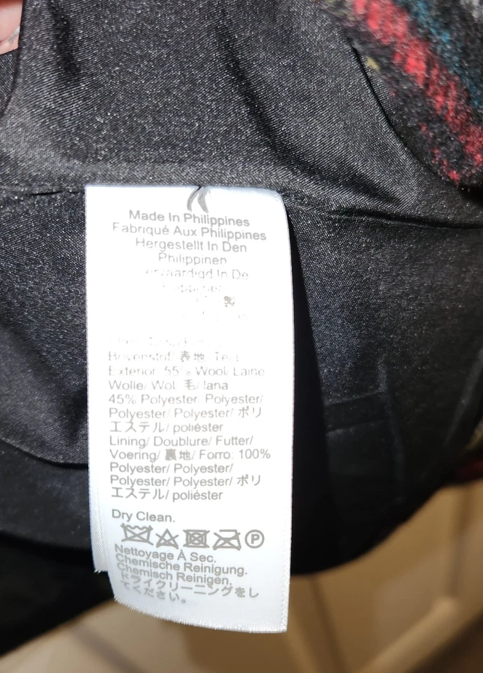 Blazer de vacaciones J Crew usado en excelente estado negro rojo amarillo a cuadros sin cuello talla 20 botones dorados Foto 4 de 4