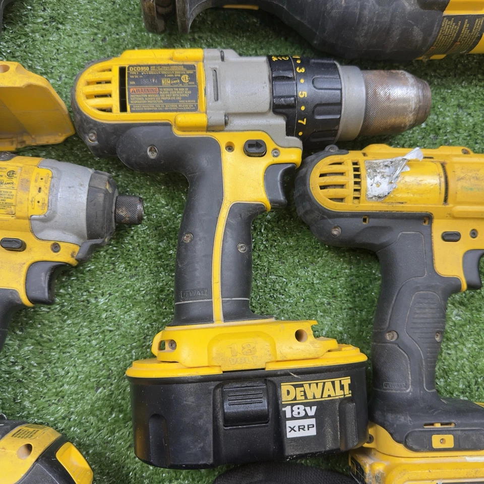 DeWALT 20v MAX 6 Tool Kit: Drill, Impact, Circular & Recip Saw, Multitool, Light - Image 4 of 4