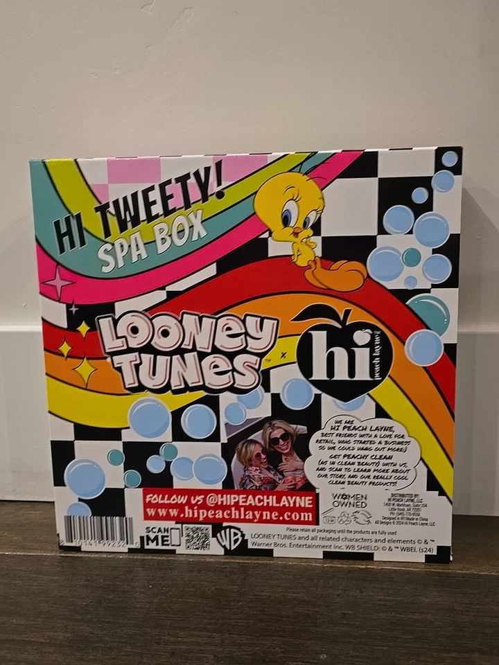Tweety x Hi Peach Layne Bath Spa Box Gift Set, Head and Wristband Wrap Face Wash - Image 4 of 4