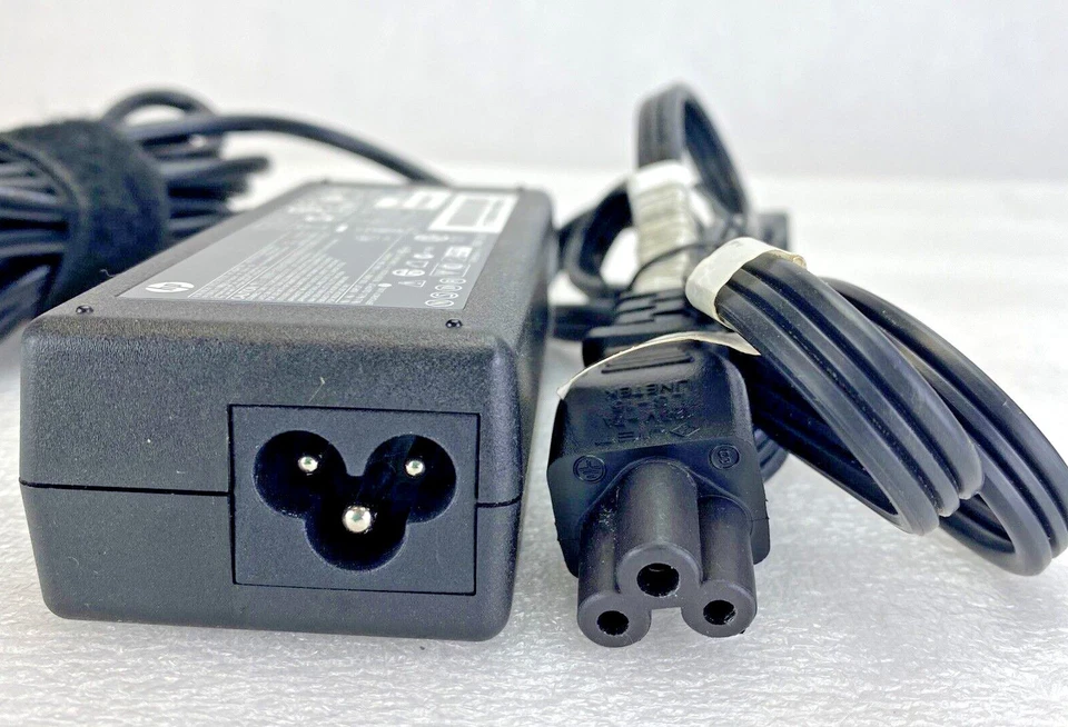 HP 608425-002 AC Power Adapter 609939-001 18.5V 3.5A 65W (Lot of 3) - Image 4 of 4