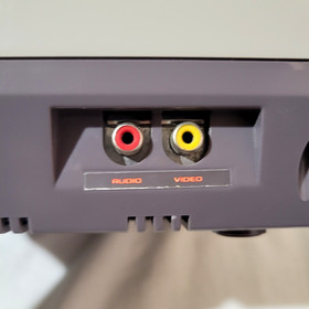 Original Nintendo NES Console Bundle Cables One Controller Blinking Red (821)