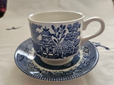 CHURCHILL BLUE WILLOW 2 EACH CUP & SAUCER SET***VINTAGE ~CLEAN~IMMACULATE***