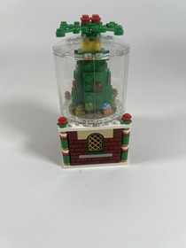 LEGO 40223 Limited Edition Christmas Snowglobe - Complete