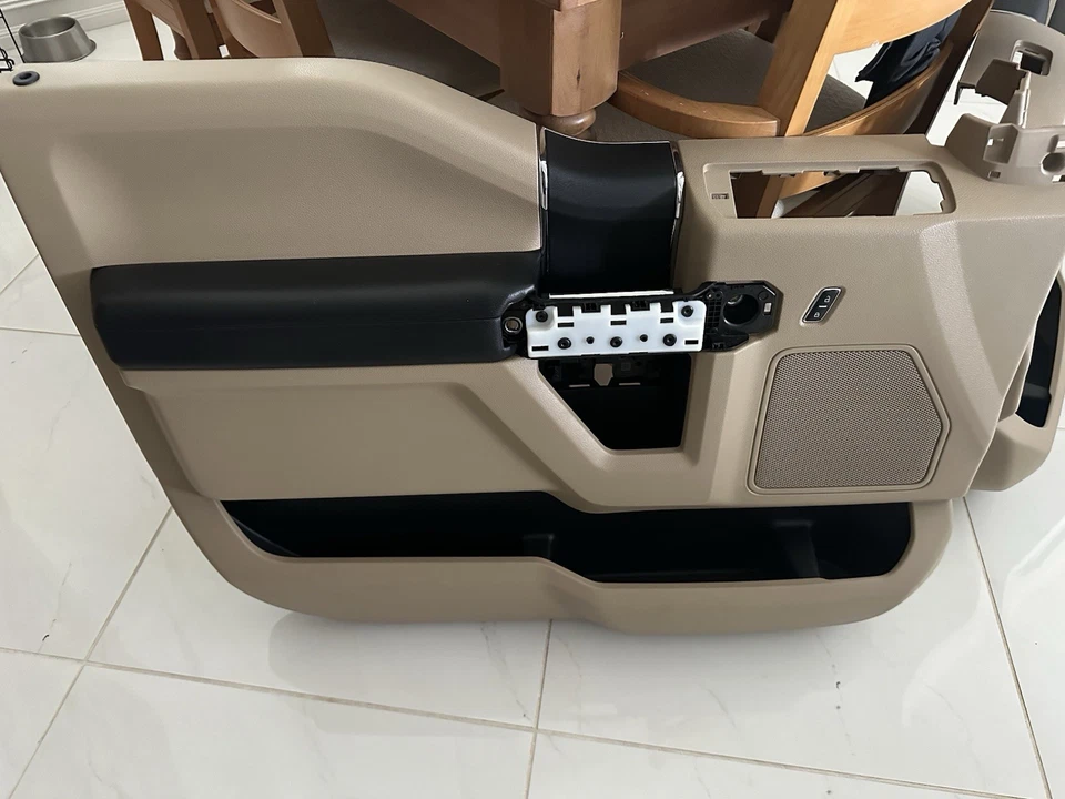 Set Front & Rear Interior Door Panels Ford F350 F250 Super Duty 2017-2019 - Image 4 of 4