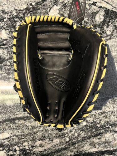 2024 WILSON A2K M23 PRO STOCK CATCHERS MITT 33.5" WBW101383335 RHT - $399.99 - Picture 10 of 14
