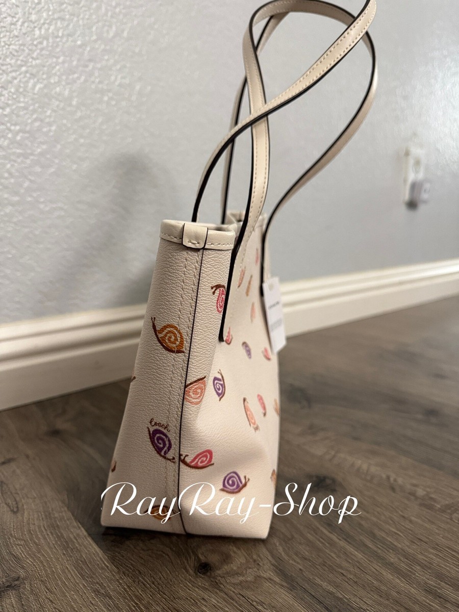 国内即発 COACH カタツムリプリント スモールシティトート CV269 Coach CV269 Small City Tote With Snail Print Coated Canvas