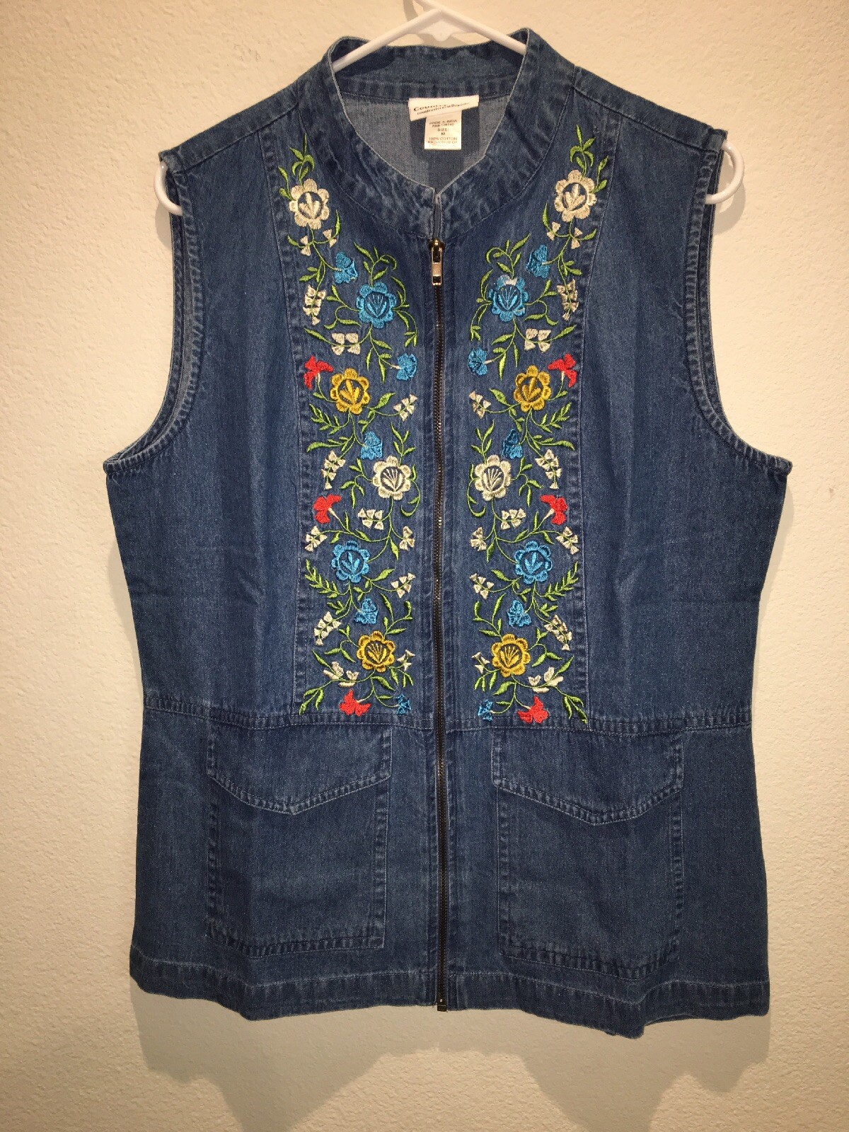 Country Store Women's Size M Floral Embroidered Denim Vest Blue Jeans Zip Front