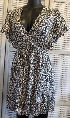 NWT Cupshe Beach Swim Cover Up Black White Flower Size Small
