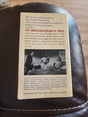 THE AMERICANIZATION OF EMILY_WILLIAM BRADFORD HUIE_1959_SIGNET PAPERBACK_D2427 - Picture 2 of 3