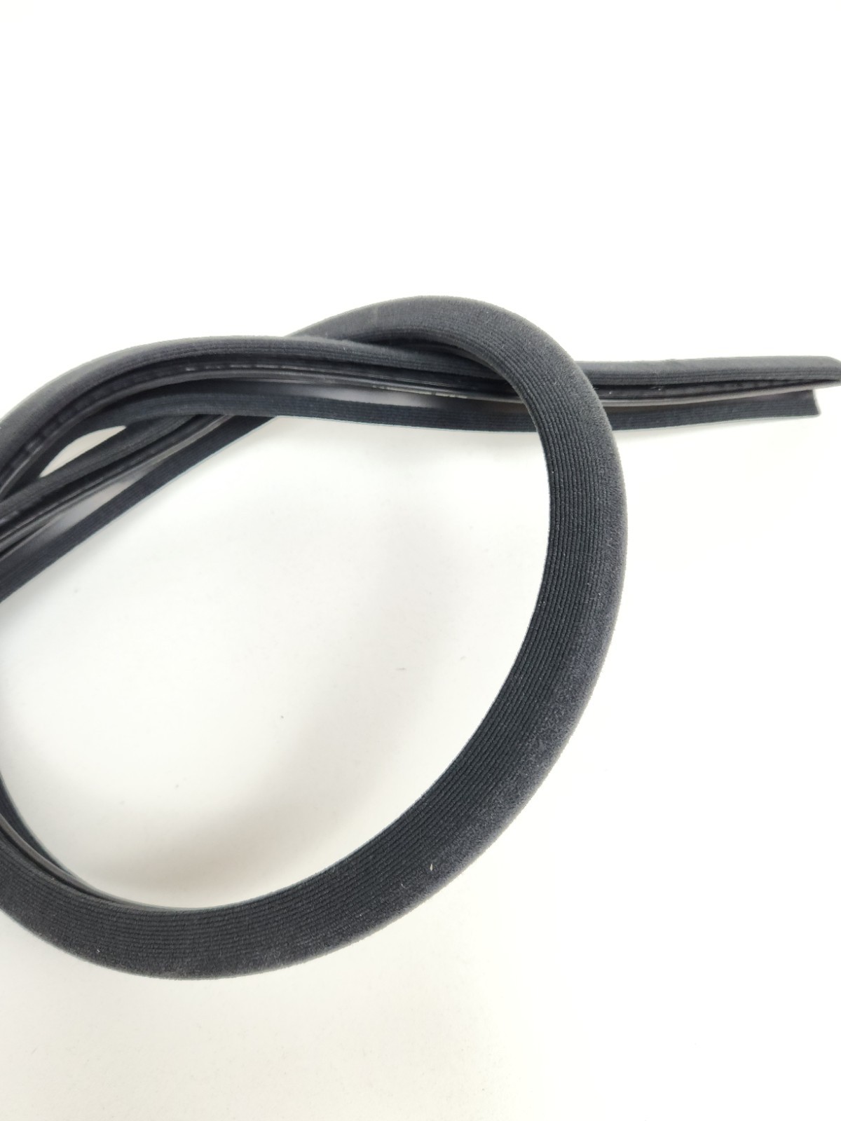 2015-2017 MCLAREN 675LT FRONT RIGHT SIDE DOOR WEATHERSTRIP SEAL RUBBER STRIP OEM
