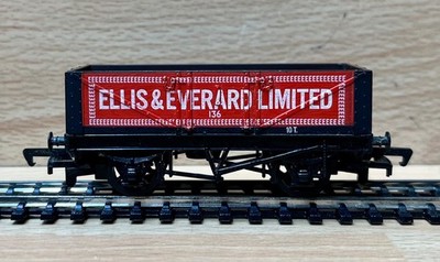 Mainline Spur '00' ''Ellis & Everard'' 10 Tonnen offener Waggon.