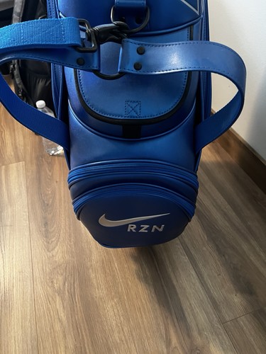 Autogrpahed Tony Finau 2016 Pro Tour Staff Bag. - Picture 4 of 4