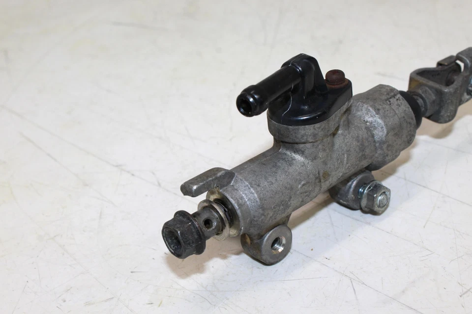 1996 Honda Interceptor 750 Vfr750f Rear Back Brake Master Cylinder w Reservoir - Image 4 of 4