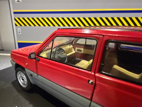 Fiat Panda 45 1980 Red In Case 1:24 Diecast Detailed Model Car Rare Collectable - Picture 11 of 15