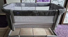 Neuwertiges Beistellbett Next2me Magic EVO Chicco/Grau +4 Bettlaken +Tragetasche