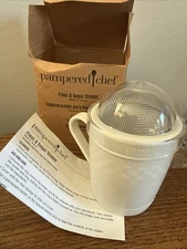 Pampered Chef Flour Sugar Shaker #1695 w/ Instructions & Box NEW