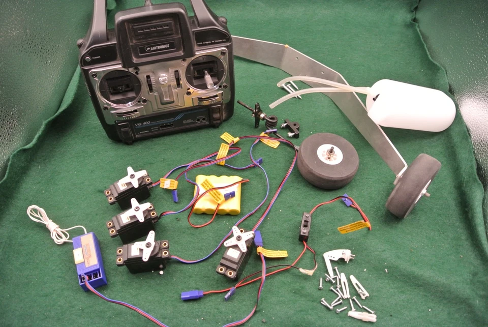 RC Airplane parts.  Rossi M-46 RC nitro engine and electronics - Image 3 of 4