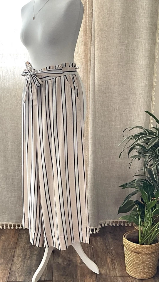 RRP £22.99 New Look Summer Trousers 55%Linen, 45% Viscose, New With Tag - Image 2 of 4