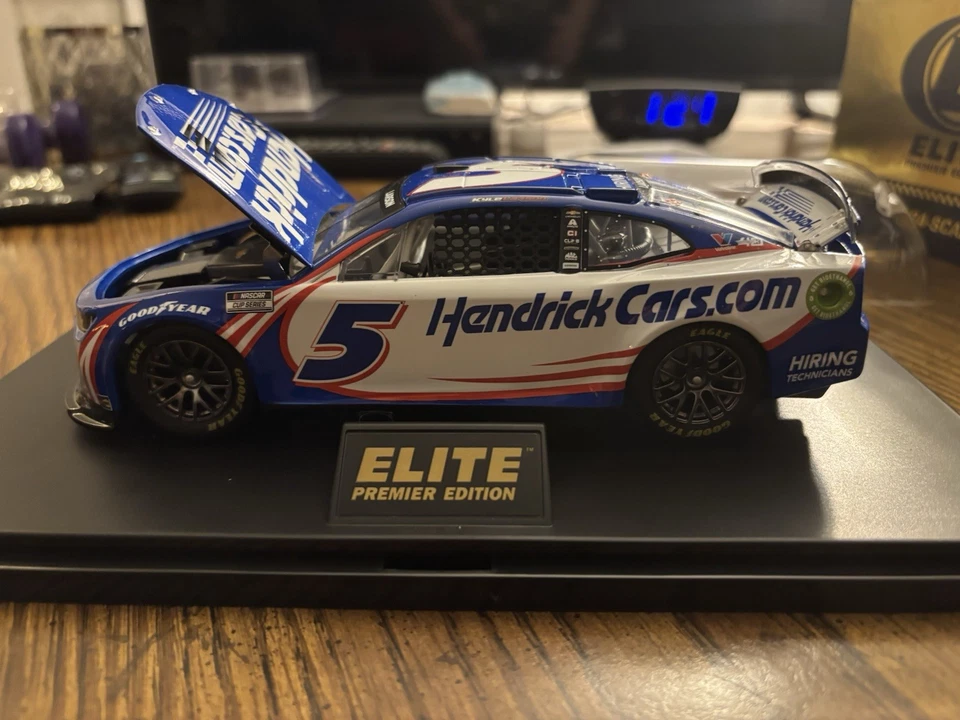 2024 Kyle Larson #5 HendrickCars Chevrolet Camaro ZL1 1/24 RCCA Elite Premier - Image 2 of 4