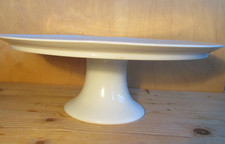 Tirschenreuth Tortenplatte auf Fuß weiß Hutschenreuther Ø32 cm