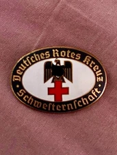 ww2 DRK deutsche rotes kreuz badge
