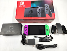 Nintendo Switch HAC-001(-01) 32GB Console with Gray Joy‑Con Nintendo Switch HAC-001(-01) 32GB Console with Gray Joy‑Con
