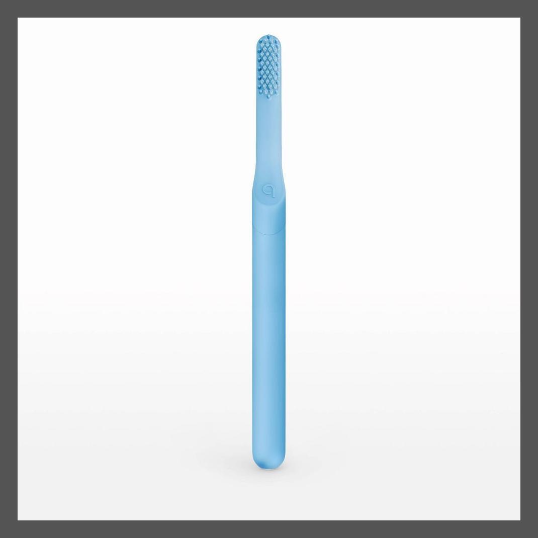 пластиковая электрическая зубная щетка quip Smart Recharge - Небесно-голубой