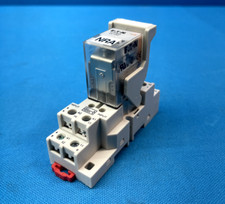 EATON D7PR2A + D7PAA 120VAC Relay